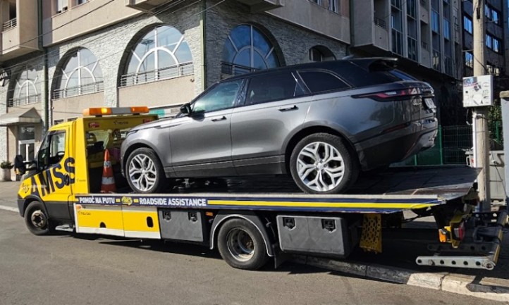 Šlep služba Petner odvozi vozilo u kvaru